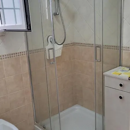Aragosta 2 1 Bagno 1 Cucina E Giardino Holiday home