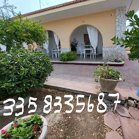 Aragosta 2 1 Bagno 1 Cucina E Giardino Holiday home